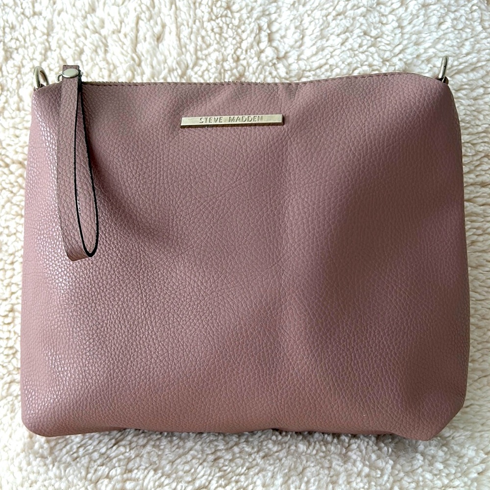 NWOT Steve Madden Large Makeup Bag in Mauve